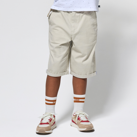 Okaidi Βερμούδα chino μονόχρωμη με ζώνη για αγόρια