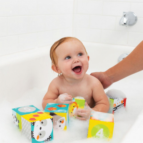 Εκπαιδευτικοί κύβοι μπάνιου Infantino® Colors &amp; Numbers Bath Blocks