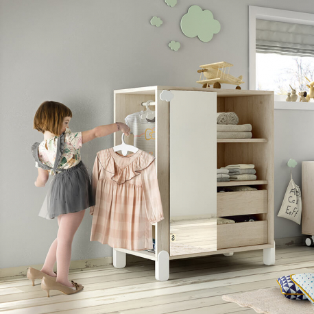 Ανοιχτή ντουλάπα επιλογής ρούχων Ros Montessori
