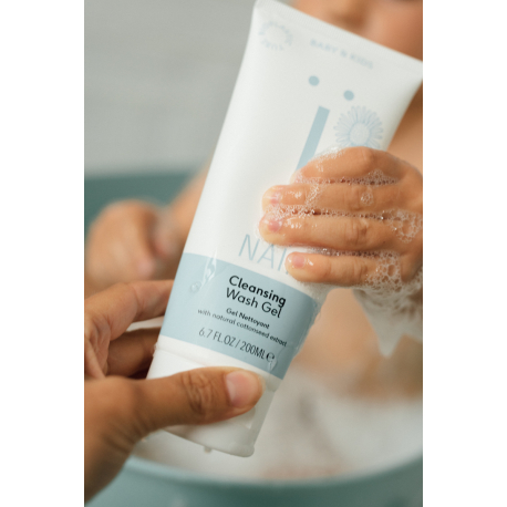 Gel μπάνιου Naif για βρέφη και παιδιά 200ml